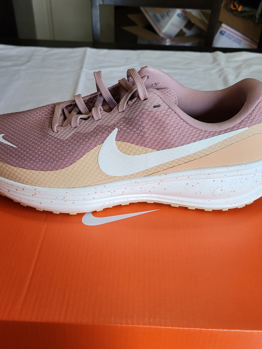*NEW*Nike Revolution 8 Women's Running Shoes-Size 9 Men's Size 7.5 With Box